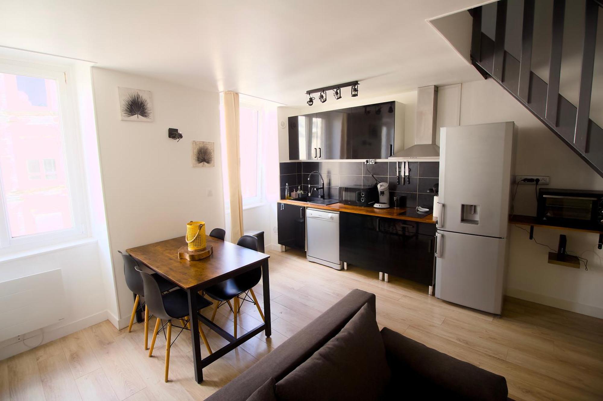 Triplex Lumineux A Cherbourg, Hyper Centre, 2 Pas Du Port & Vie Nocturne, Intendance Luxury Host Luaran gambar